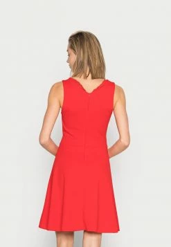 WAL G. VERA V NECK SCALLOP DETAIL SKATER DRESS - Cocktail Dress / Party Dress - Red 2 WAL G. VERA V NECK SCALLOP DETAIL SKATER DRESS - Cocktail Dress / Party Dress - Red -WAL G. Sales Store 0539e9e89bf64060afbbb284eeeb2562