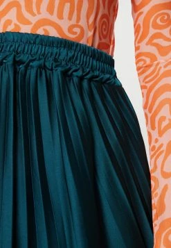 WAL G. PENNY PLEAT SKIRT - Pleated Skirt - Emerald Green -WAL G. Sales Store 276c67a3f19d43d98fa3063de9e97829