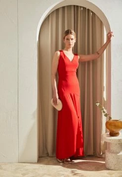 WAL G. WGXZL WEDDING - ANNA V NECK MAXI DRESS - Occasion Wear - Red